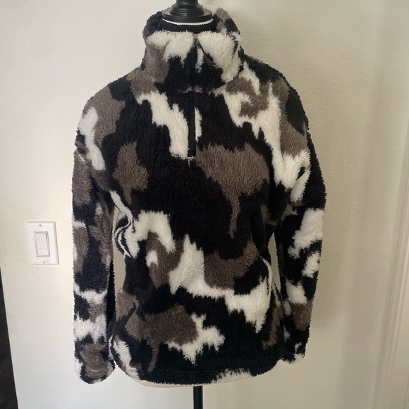 Eddie Bauer Women’s Size M Pullover Sweater Camouflage Fux Fur Half Zip - Picture 3 of 12